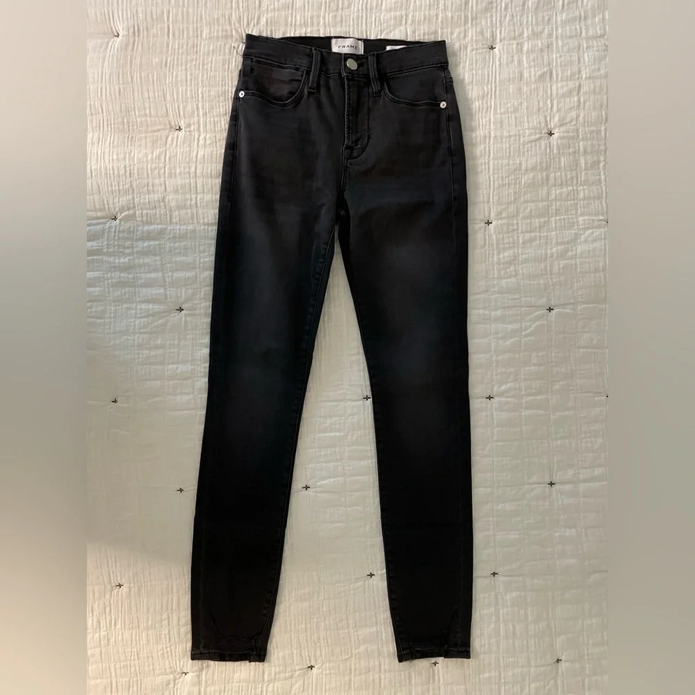 FRAME Denim Le High Skinny Jeans in Billups Chew Black Wash High Rise Size 26